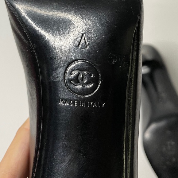 Vintage Chanel Black Leather Vernis Cap Toe Heels NWB 36.5 Italy - Picture 11 of 11